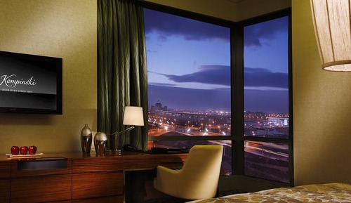 Suite, 1 King Bed, City View