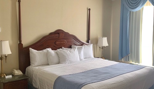 Suite, 1 King Bed, Non Smoking