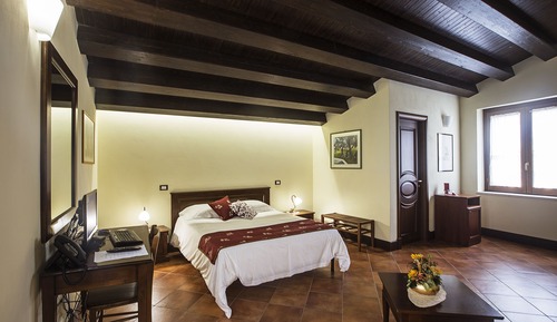 Junior Suite, 1 King Bed, Ensuite, Mountainside