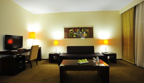 Family Suite (2 Adults + 2 Children)