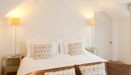 Deluxe Room (Stable)