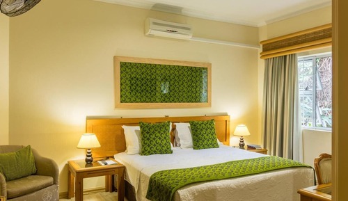 Double Room (2)