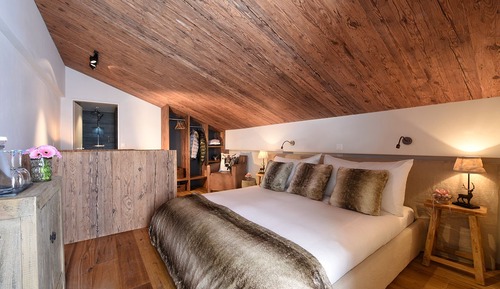 Luxury Suite, 2 Bathrooms, Mountain View