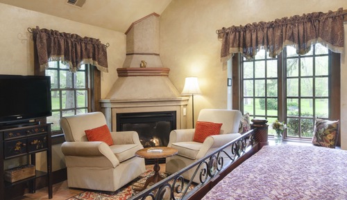 Room (The Fall Cottage)