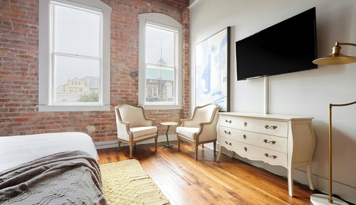 Superior Studio, 1 Queen Bed