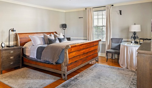 W.1 (One King Bed)