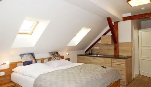 Standard Studio, Kitchenette