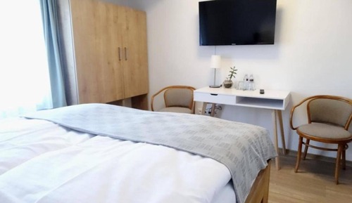 Classic Double Room, Ensuite, City View