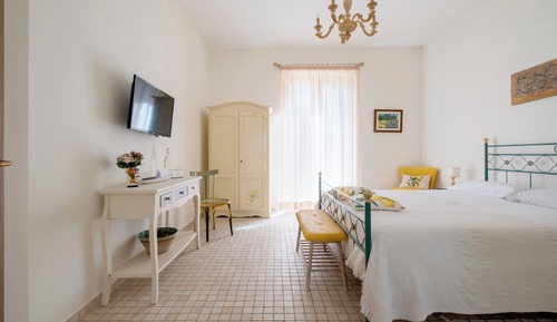 Superior Double Room, Private Bathroom, Garden View