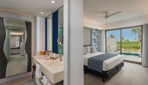 Privileged Suite & SwimUp