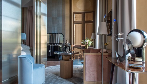 Superior Suite, 1 King Bed, Kitchenette, Pool Access, Garden View