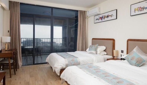 Deluxe Twin Room with City View