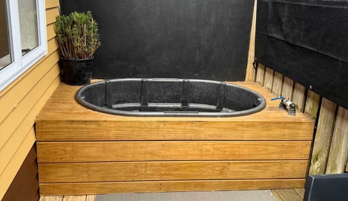 Studio Unit 2A with Single Person Tub