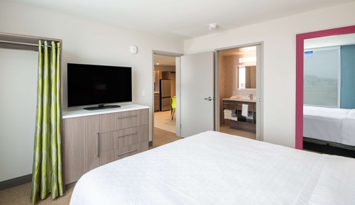 1 King Bed 1 Bedroom Suite Nonsmoking