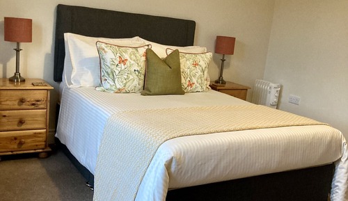 Double Room, Private Bathroom (Lamagan )