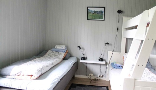 Cabin (3)