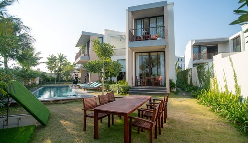 3 Bedrooms Oakwood Junior Villa