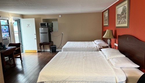Deluxe 2 King Beds