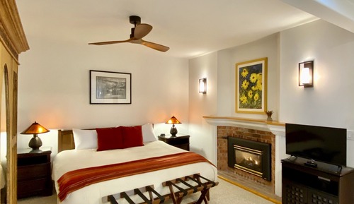 Goldfinch Room (King)