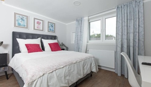 Apartment (Paris)