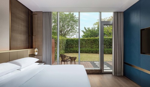 Suite, 1 King Bed