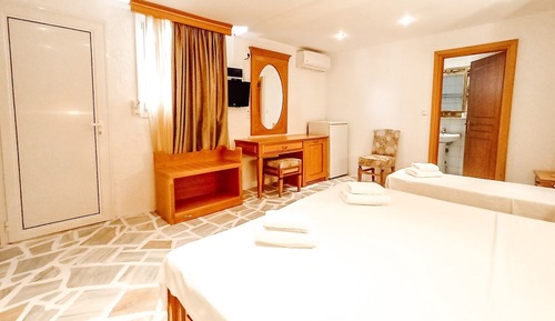 Basic Quadruple Room