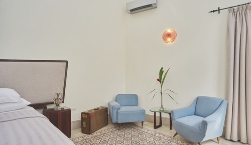 Deluxe Suite, 1 King Bed with Sofa bed, Non Smoking