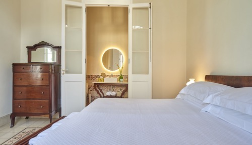 Executive Suite, 1 King Bed, Non Smoking