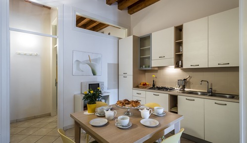 Grand Studio Suite, City View, Tower