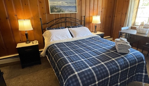 Comfort Single Room, 1 Queen Bed, Non Smoking