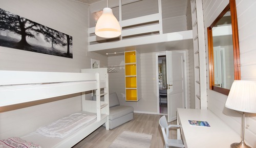 Cabin (1)