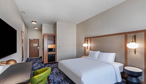 Studio, 1 Queen Bed with Sofa bed (Hearing Accessible)