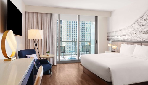 Room, 1 King Bed, Balcony