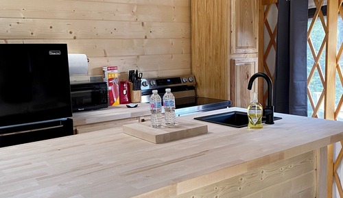 Bungalow, Private Bathroom, Mountain View (Scarlet Oak Studio)