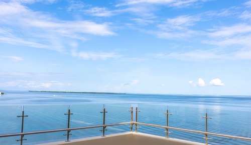 Luxury Suite, Multiple Beds, Ocean View (Jacuzzi)