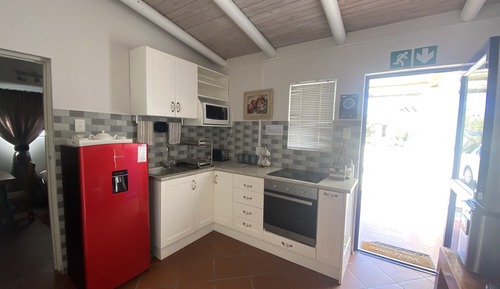Apartment (Unit 2 (Satin Flower) (2))