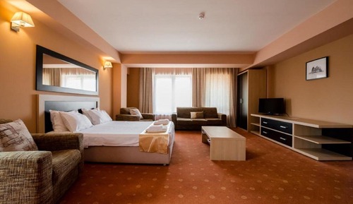 Deluxe Suite, Balcony