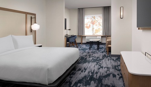 Suite, 1 King Bed with Sofa bed (Mobility/Hearing Accessible, Tub)