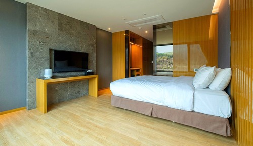 Deluxe Double Room (Korean Ondol)