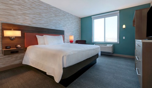 Suite, 1 King Bed, Accessible, Bathtub