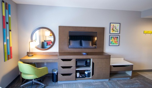 Room, 2 Queen Beds, Accessible, Bathtub