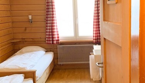 Basic Twin Room, Shared Bathroom