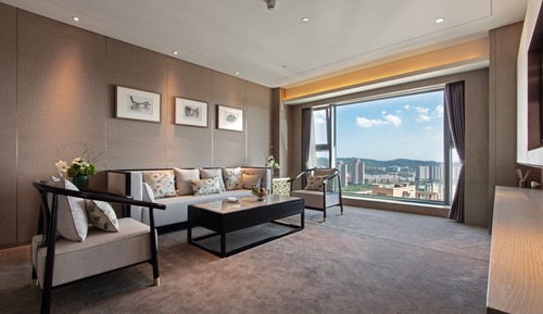 Luxury Suite