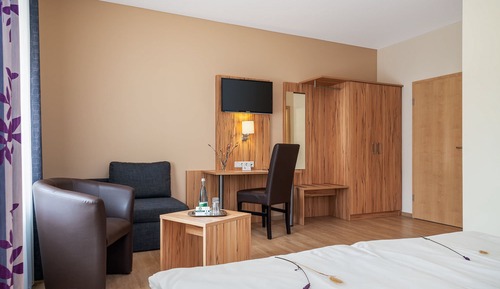 Double Room, 1 King Bed, Accessible
