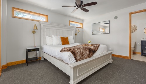 Deluxe Studio Suite