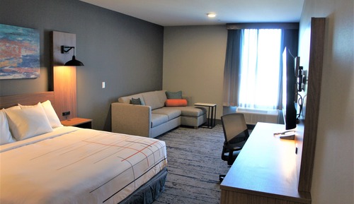 Executive Suite, 1 King Bed, Accessible (Mobility and Hearing Impaired)