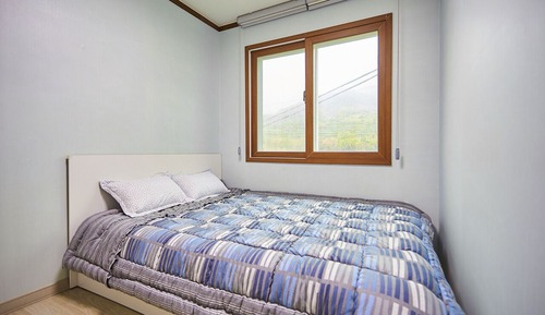 Room (Inyeon 3)