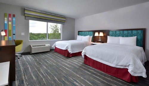 Room, 2 Queen Beds, Accessible, Bathtub