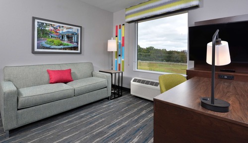 Studio, 1 King Bed, Non Smoking, Refrigerator & Microwave (Wet bar)