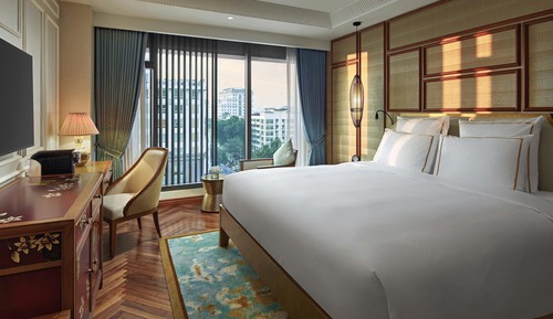 Deluxe Room, 1 King Bed